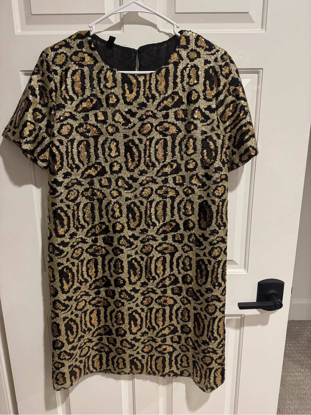Short Sleeve Sequined Leopard Shift Dress in Gold and Black